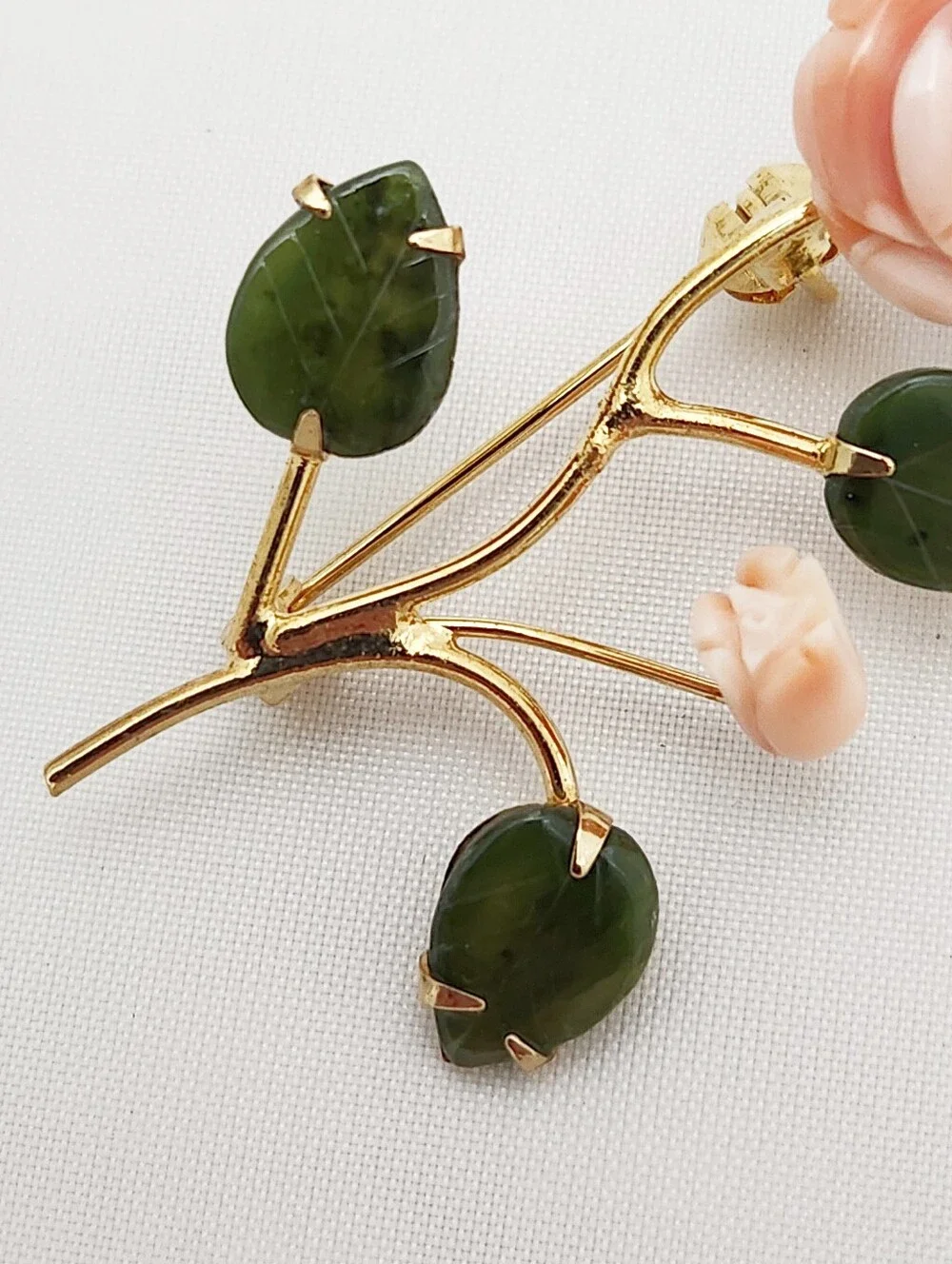 Vintage Carved Pink Rose Green Leaves Floral Leaf Brooch Pin Gold Tone Stem VTG